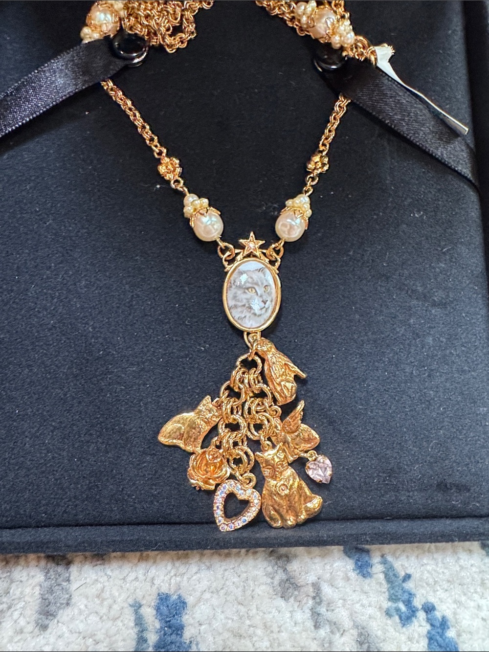 Vintage Kirks Folly Retired Cat Cameo Charm Necklace Gold Tone Signed Whimsical - Picture 2 of 6